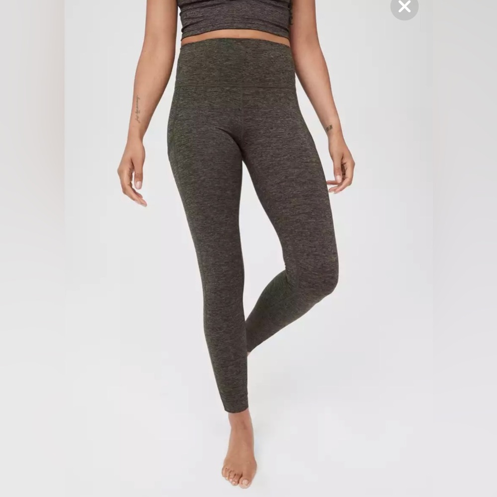 Aerie The Hugger High Waisted Pocket Legging